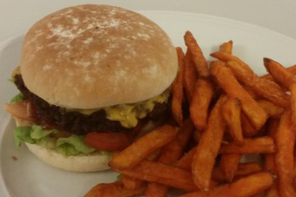 Restaurant DUFKE - Cheeseburger – Angushack 2020